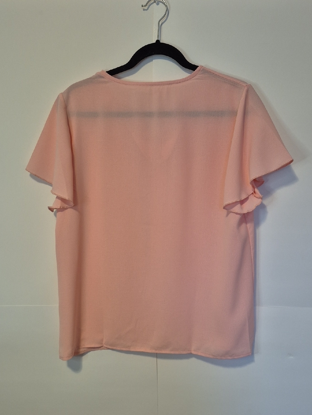 NWOT - Women’s Flutter Sleeve V-Neck Blouse - Pink - L - Picture 4 of 6